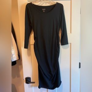 Maternity dress with ruching - fitted